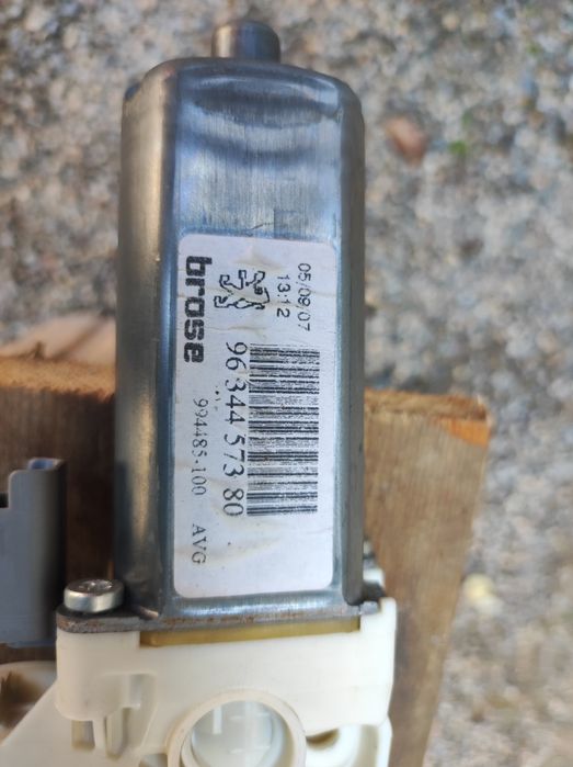 Моторчета ел.стъкла за Пежо-307(с ръчни огледала)