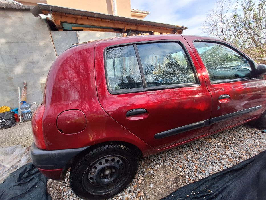 Продава се Renault Clio 1.2 бензин, 2000 г