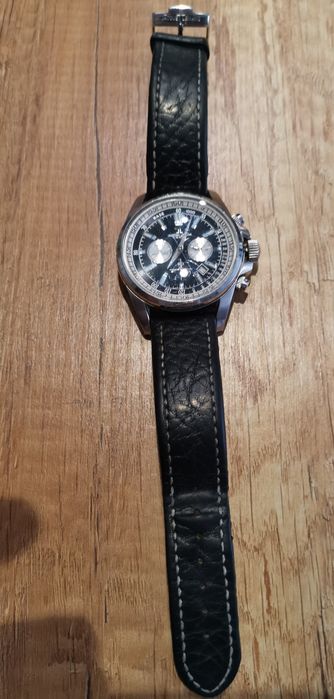 Два бр часовници