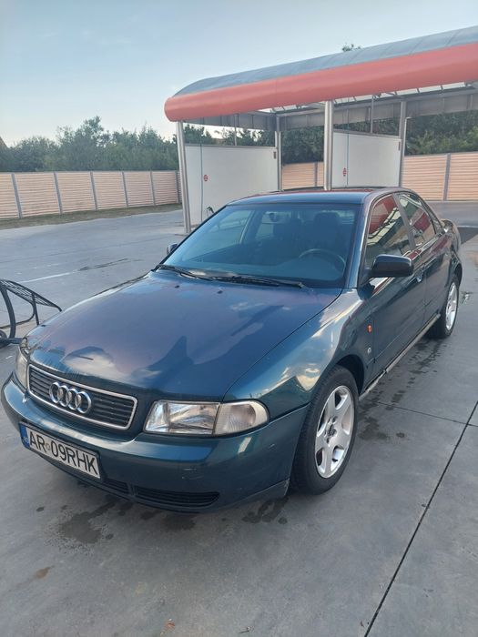 Vând Audi a4b51,8t