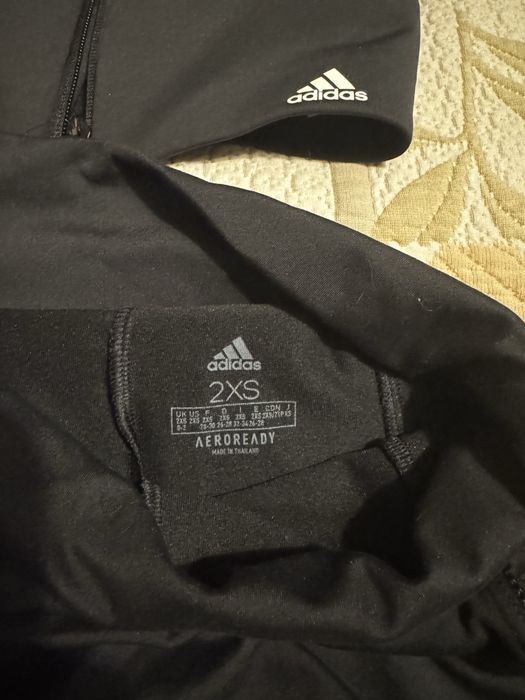 Комплект на адидас от две части