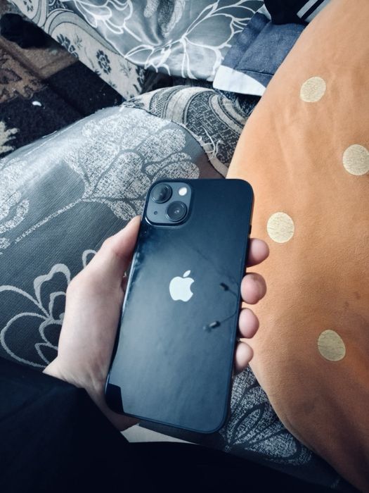iPhone 13 темно синий