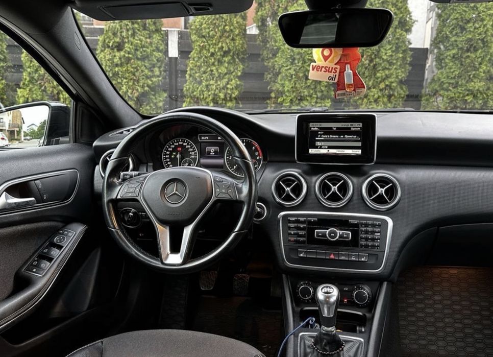 Mercedes Benz A200