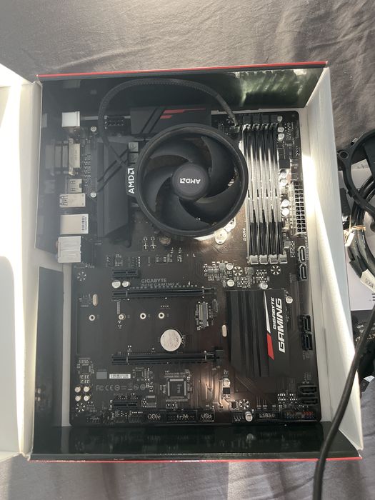 Дънна платка GIGABYTE B450 GAMING X