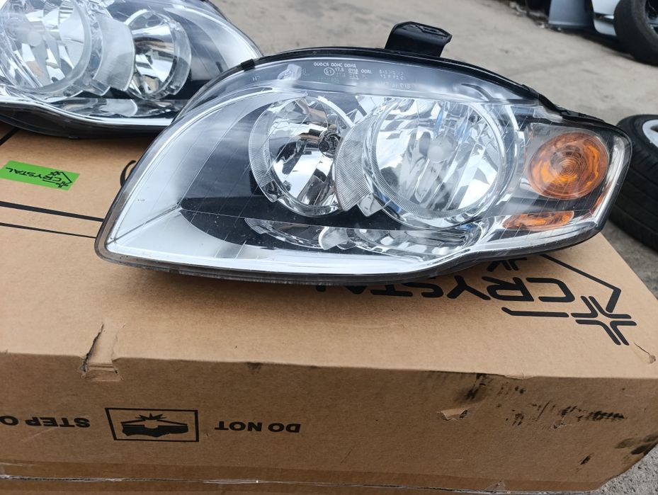 Комплект фарове Ауди А4 Б7 / Audi A4 B7