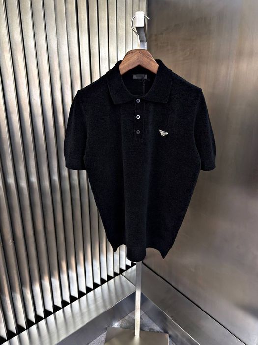 Мъжки тениски с яка различни модели