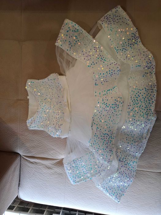 Детска рокля с пайети