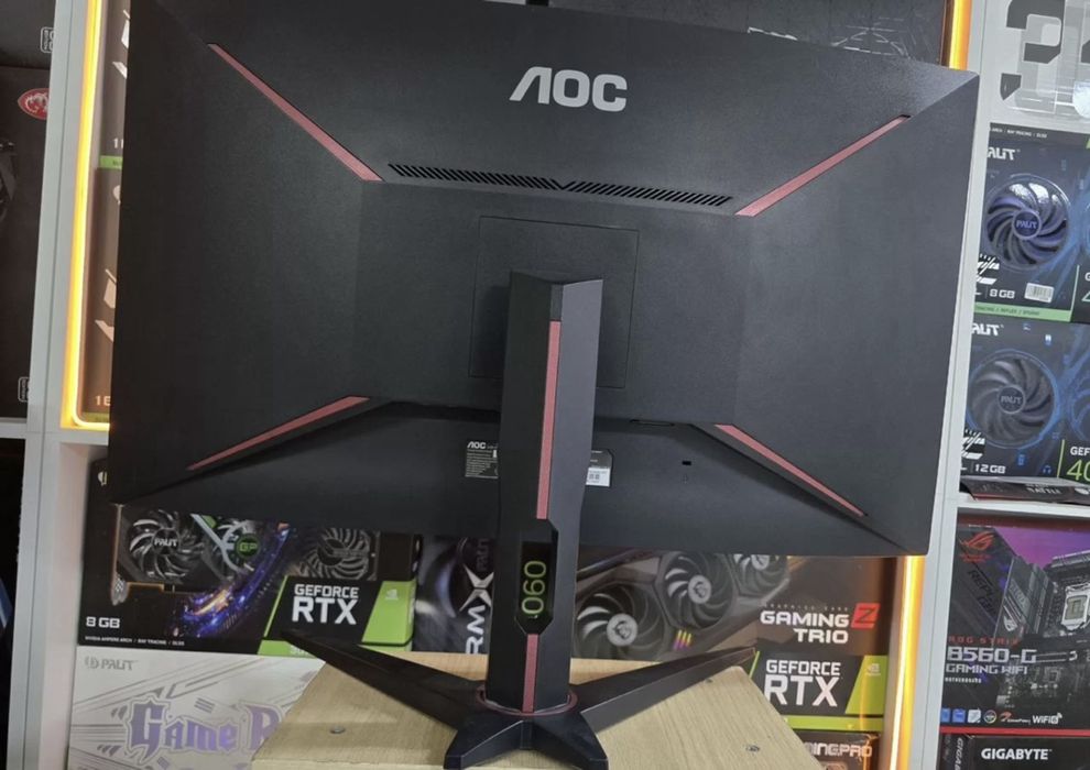 Монитор AOC 27", 144 Гц, изогнутый