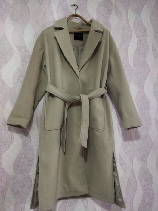 Продам пальто. Красивое, новое.