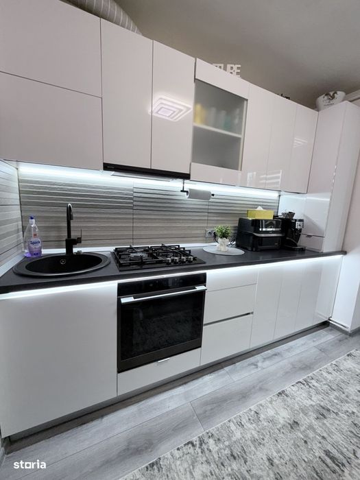 Vand 3 cam Tudor Diamant etaj 2