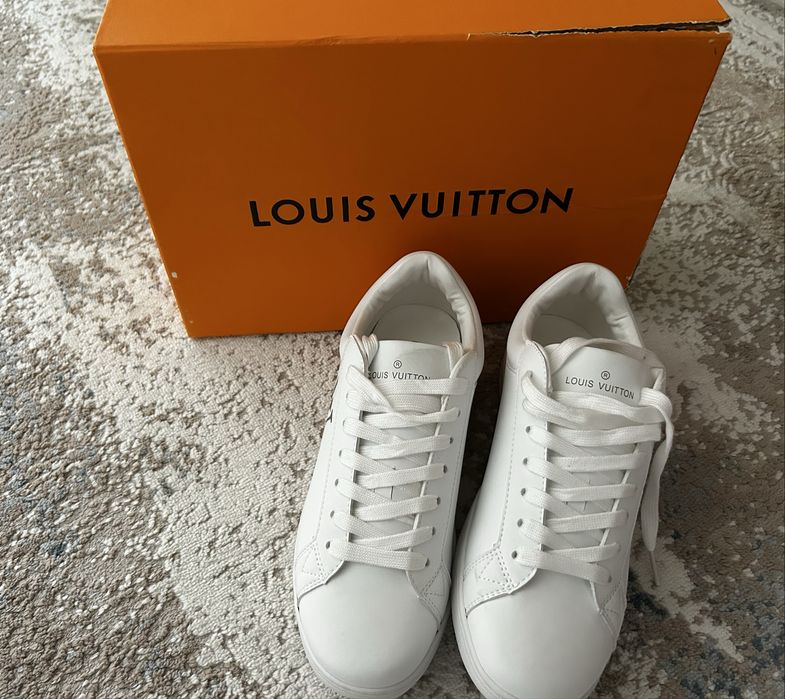 Louis Vuitton LV