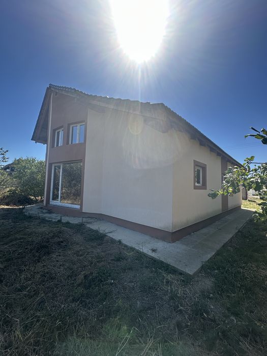 Casa in rosu avansat
