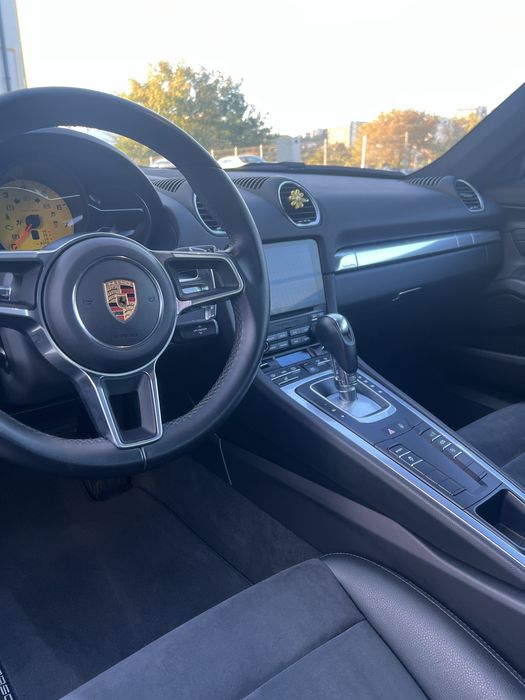Porsche cayman 718