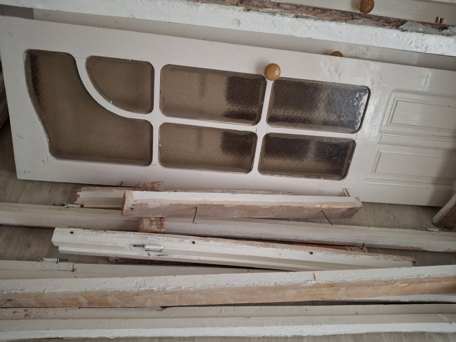 Ағаш есіктер сатылады,жақсы жағдайда