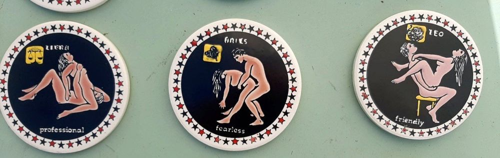 Подложки за чаши, еротично изкуство