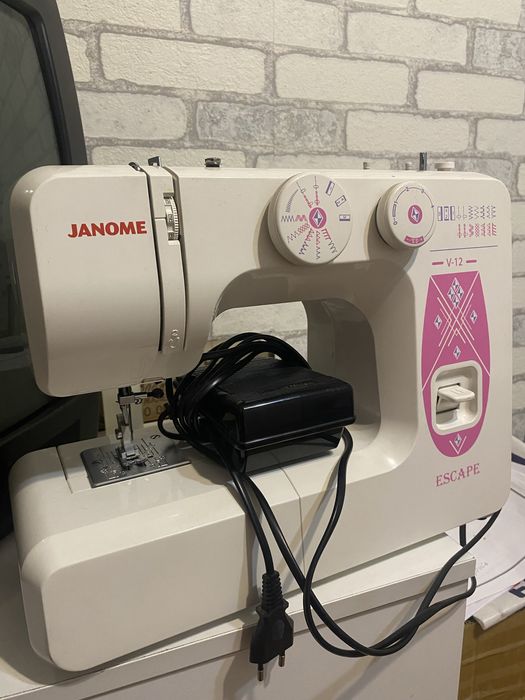 Продам швейную машину!!!