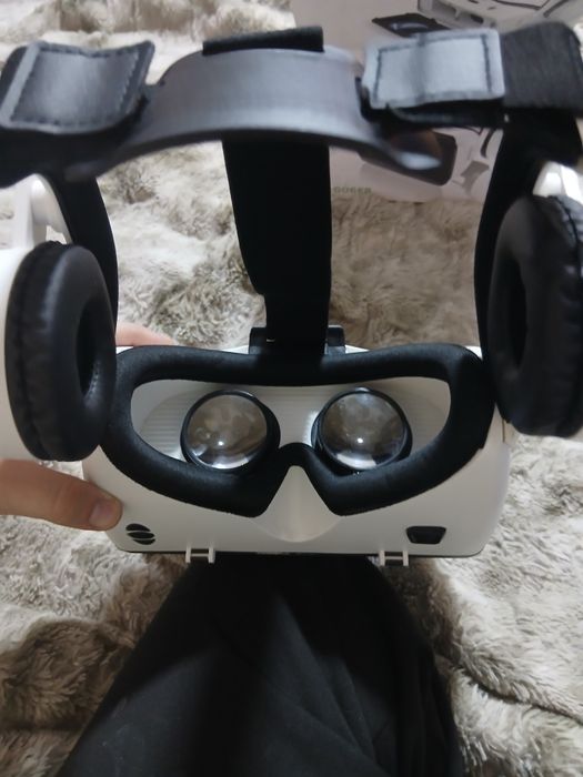 Продам виар шлем для телефона vr shinecon