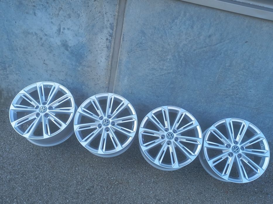 18"Verona 8j et35 Vw Golf Passat Tiguan Touran Caddy T-Roc Seat Skoda Чисто Нови.