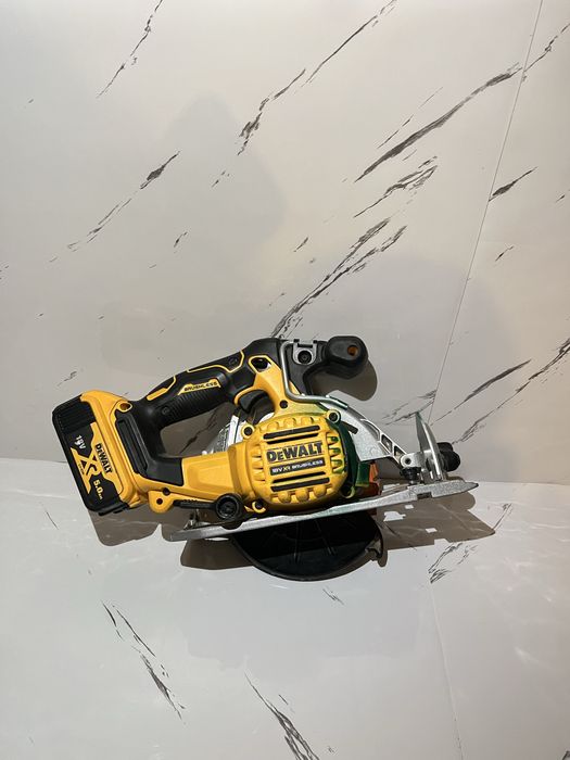 Fierastrau Circular DeWALT