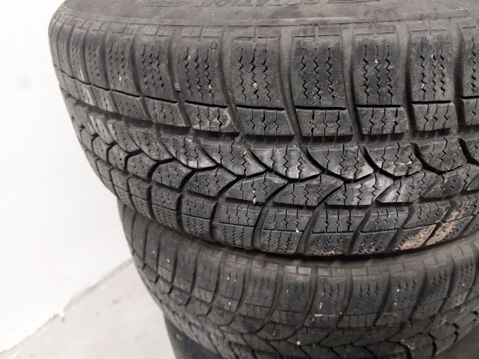 Продавам джанти 5х112 - 15" с гуми 195/65/15-летни и 195/60/15-зимни.