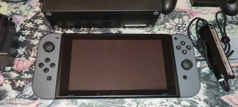 Nintendo Switch cu toate accesoriile originale + husa Zelda