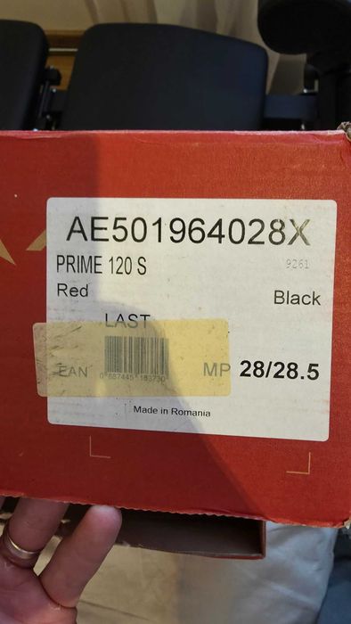 Clapari Atomic Hawks Prime 120S - 28-28.5 - Aproape noi
