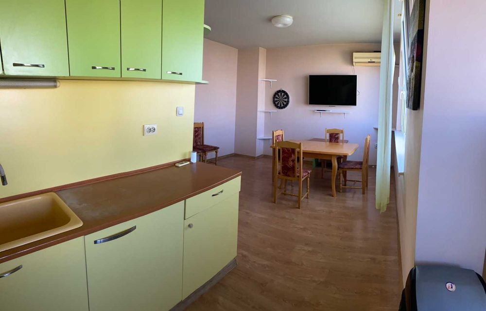 Дава се под наем Тристаен апартамент в Пазарджик, Идеален център - 85 кв.м за 255 € - Снимка #1