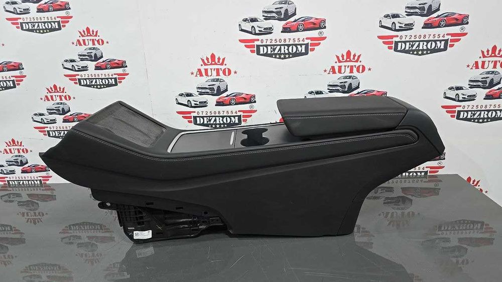 Consola centrala cu cotiera NOUA 1755501-61-D Tesla Model Y (5YJY)