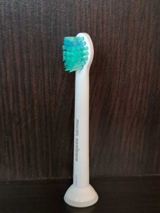 Резервни глави/ Накрайници за електрическа звукова четка за зъби Philips Sonicare, с предпазни капачки!