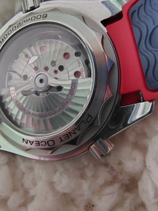 Omega  , ceas automatic .