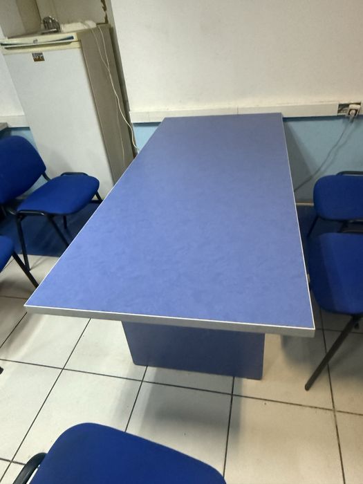 Продам офисные столы и стулья