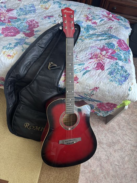 Продам гитару в отличном состоянии