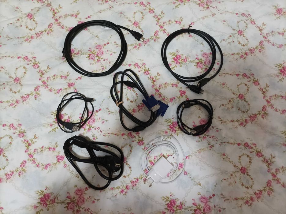 Cabluri de alimentare, vga, micro usb