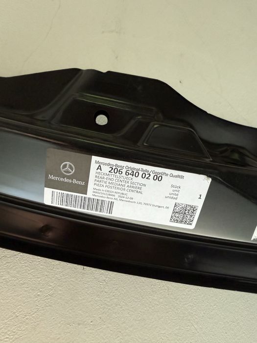 Детайл - задна централна секция за Мерцедес W206