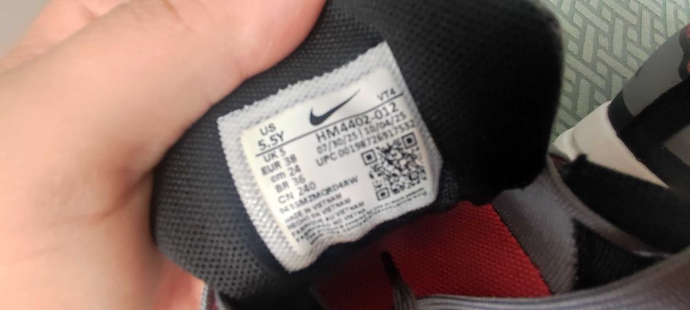 Обувки детски 38 номер. Nike оригинални-носени броени пъти.