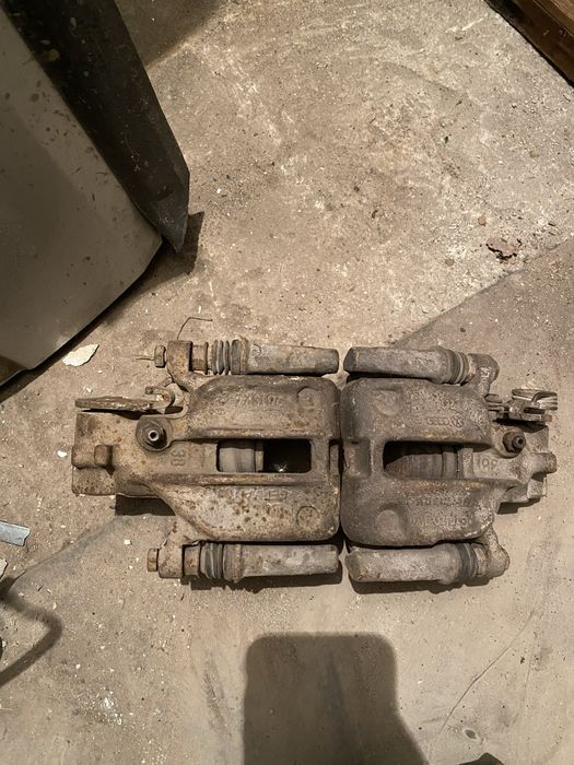 Суппорта ауди 100с4 перед, зад. Пассат б4 перед.