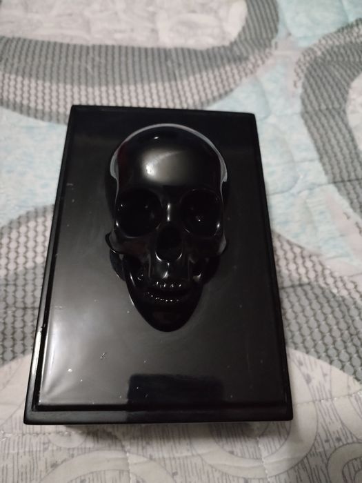 Шкатулка с черепом.