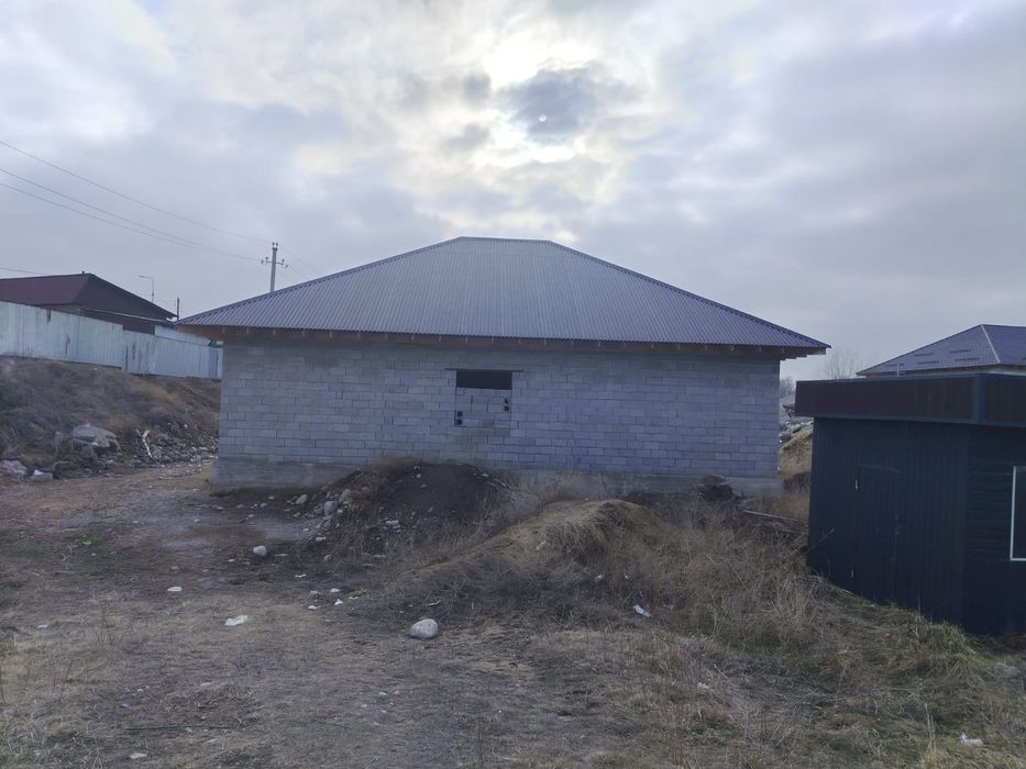 Бацсеркеге де бітпеген үй