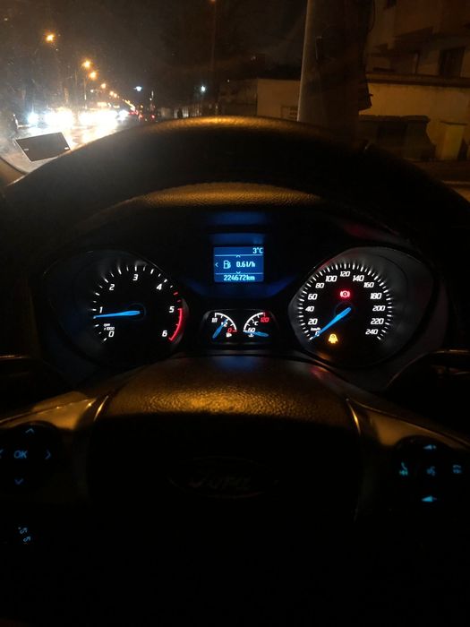 Vând Ford Focus MK3 hatchback diesel