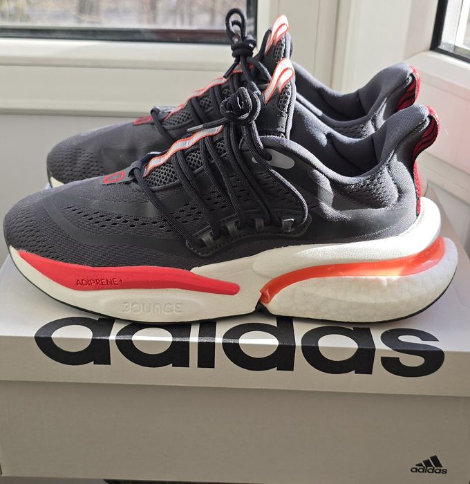 Кроссовки Adidas  Sportwear Alphaboost V1 размер UK 7/5