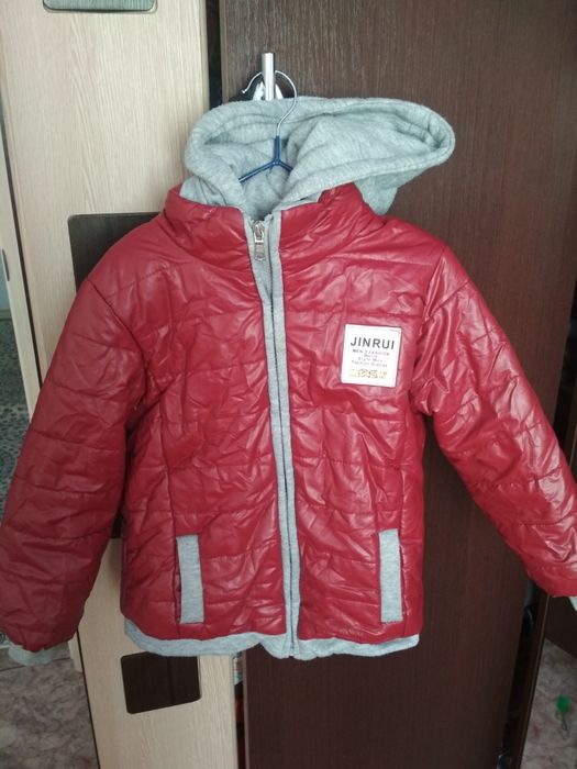 Продается куртка осенняя на мальчика