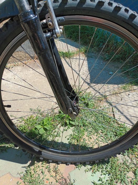 Bicicletă cu suspensii DHS