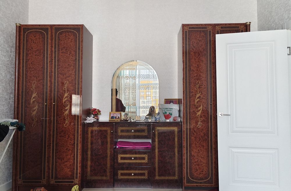 Продам комод, кровать двухспальный