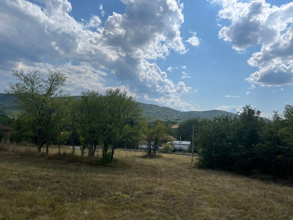 Парцел за продан