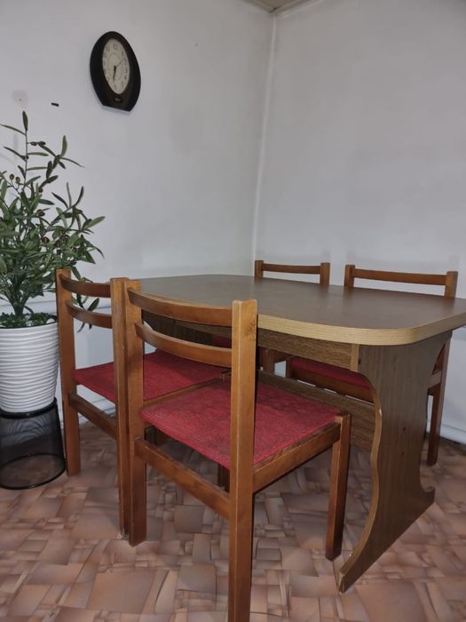 Раскладной стол в столовую