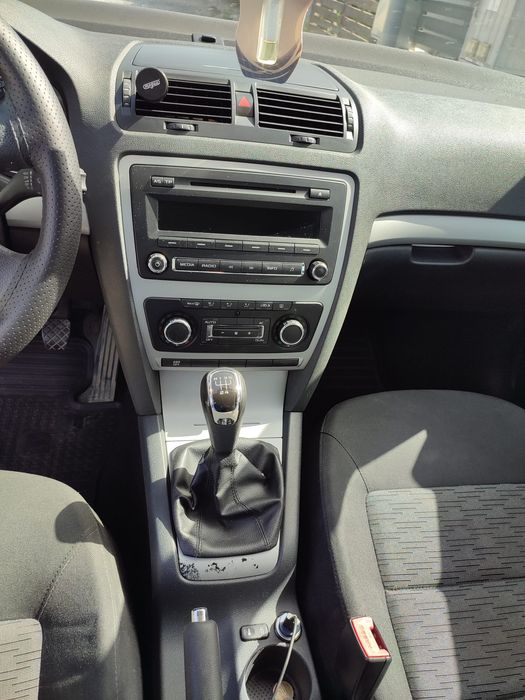 SKODA Octavia 2012 — imagine 5