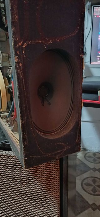 Grunding TK-341 magnetofon pe lampi