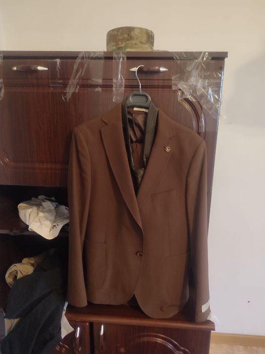 Костюм двойка продаётся