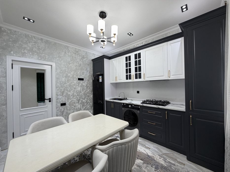 2 xonali kvartira sotiladi