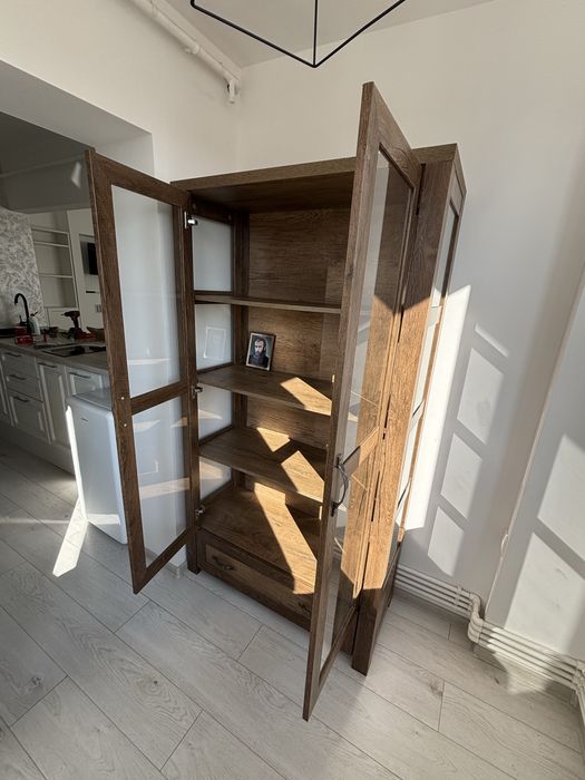 Vitrină JUNGEN 2 uși 1 sertar stejar sălbatic